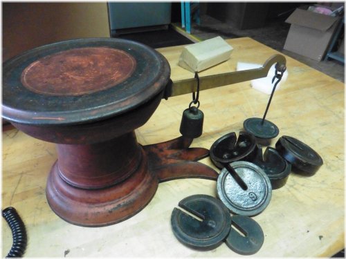 Marine Fish Scale Set with Brass Weights and Cast Iron Base - Early 1900s