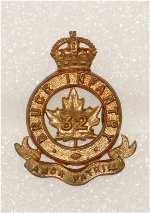 32nd Bruce Infantry Collar Badge - Canadian Army c.1900