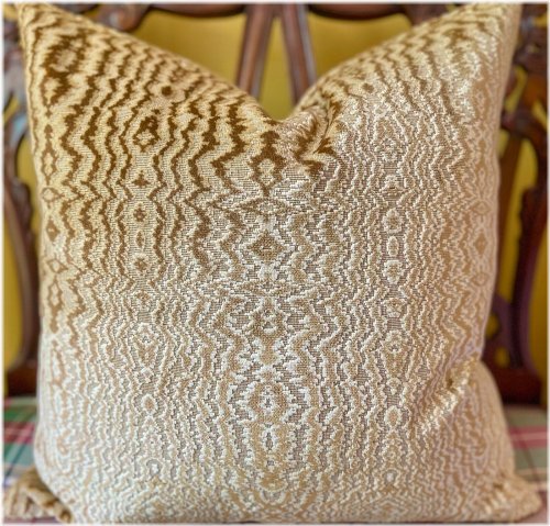 Golden Harvest Velvet Pillow Cover - Luxurious Custom Double-Sided Cushion