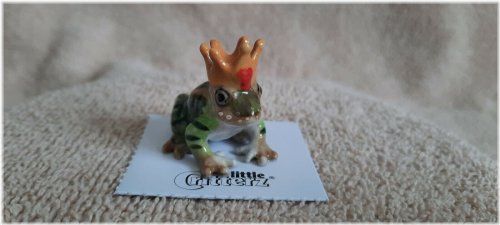 Regal Amphibian Miniature Figurine