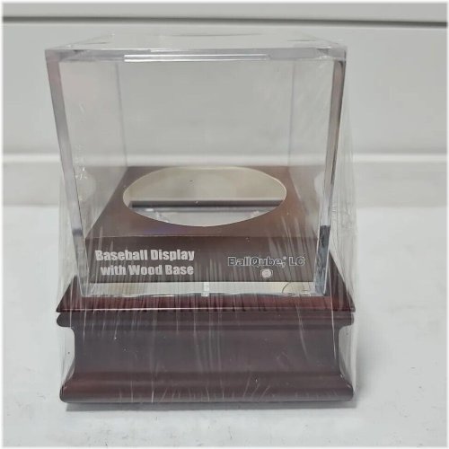 Signature Showcase Stand