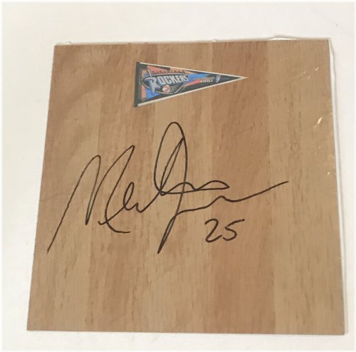 Merlakia Jones Autographed WNBA Basketball Memorabilia