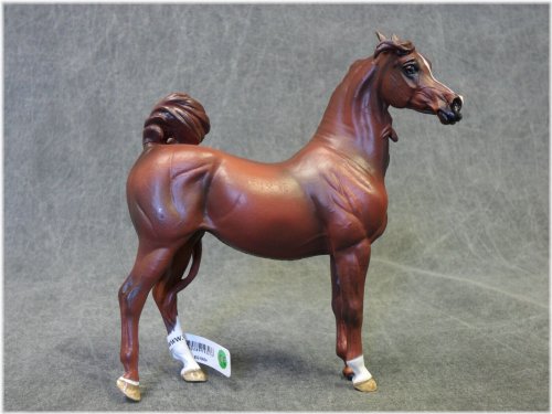 Chestnut Beauty - 1:18 Scale Model Horse by Horraw Studios