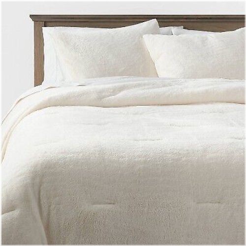 Ivory Luxe Faux Fur Bedding Set