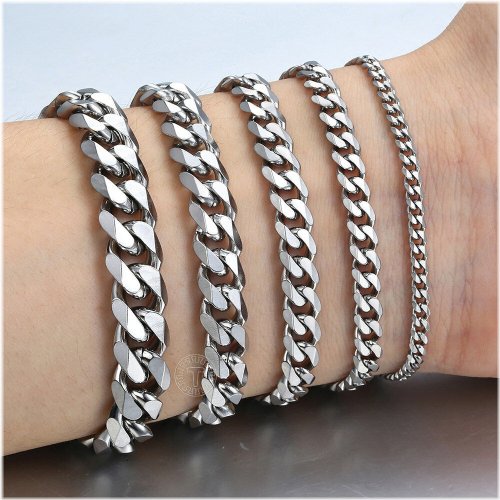 Shimmering Steel Link Charm Bracelet - Unisex Design for All Occasions