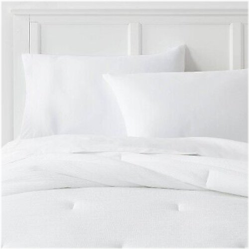 Pure Comfort White Micro Texture Comforter