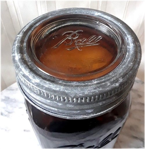 Sunset Glow Quart Jar with Glass Lid and Zinc Ring