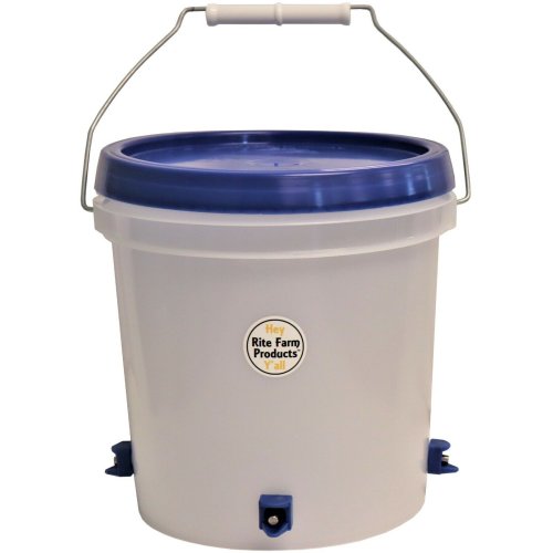 FeatherFlow Automatic Poultry Waterer with Horizontal Side Mount Nipples